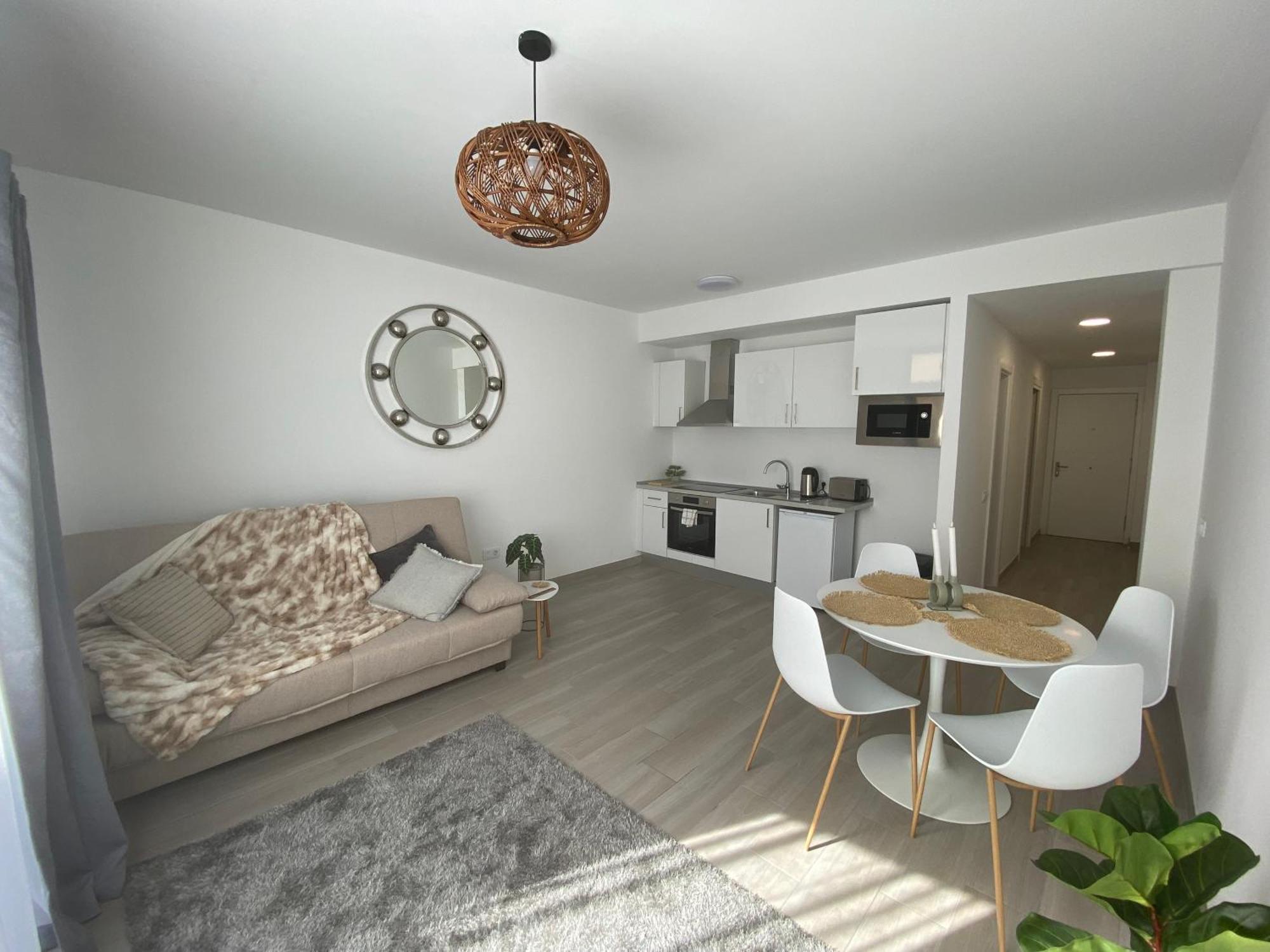 Lunacove Appartement *